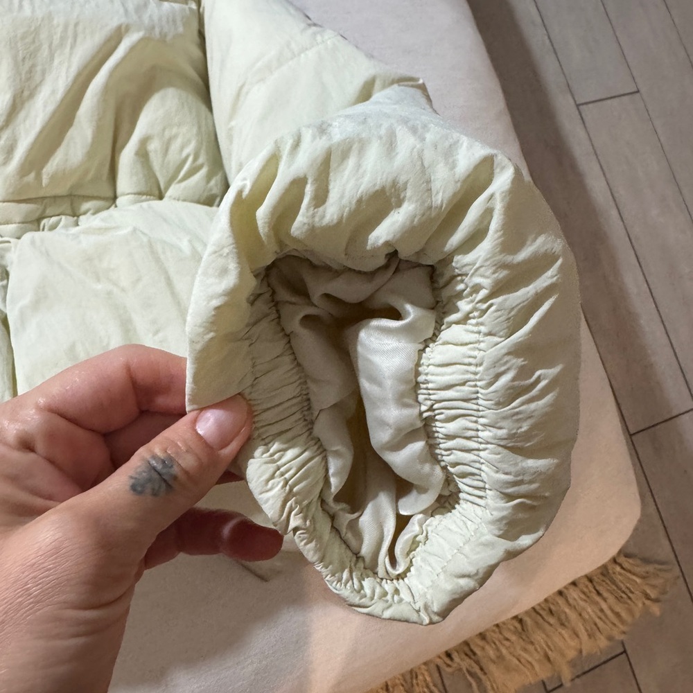 Boohoo Women's Cream Puffer Jacket - Picture 13 of 13